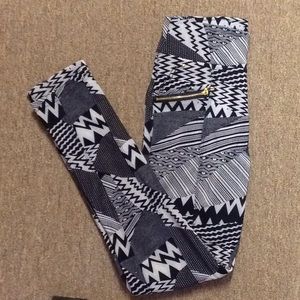 NWT Art Deco, Pop Art Legging Style Pant ❤